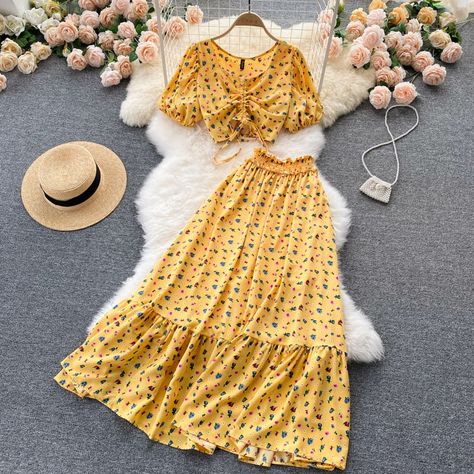 Blouses Outfit, Printed Blouses, Cape Fashion, Maxi Skirt Set, Crop Top And Skirt, Skirt Two Piece, Girls Dress Outfits, Cute Modest Outfits, Dinner Dress Classy