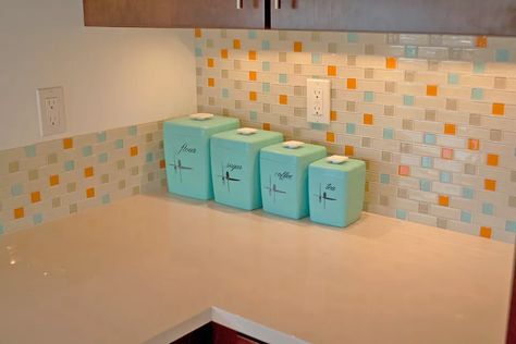 12 Stunning Midcentury Modern Kitchen Ideas Mid Century Modern Remodel, Mcm Kitchen, Modern Remodel, Mid Century Ranch, Retro Renovation, Mid Century Modern Kitchen, Mid Century Kitchen, Kitchen Tiles Backsplash, Kitchen Remodel Idea