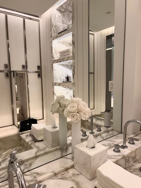 Spa de La Mer at the Baccarat Hotel, New York, NY. Oct. 2023. @kaysibanks Bacarrat Hotel New York, Baccarat Hotel New York, Baccarat Hotel, Nyc Lifestyle, Baccarat, Showroom, Spa, House Design, New York