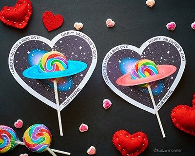 Diy Easy Valentines, Sucker Valentines, Lollipop Heart, Astronomy Planets, Saturn Ring, Valentine Heart Card, Valentines Bricolage, Easy Valentines, Printable Valentines Day Cards