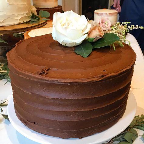 One Tier Chocolate Wedding Cake, Small Chocolate Wedding Cake, Homemade Chocolate Wedding Cake, Chocolate Frosted Wedding Cake, Simple Grooms Cake Chocolate, Chocolate Frosting Wedding Cake, Chocolate Icing Wedding Cake, Chocolate Grooms Cake Ideas Simple, Grooms Cake Ideas Simple