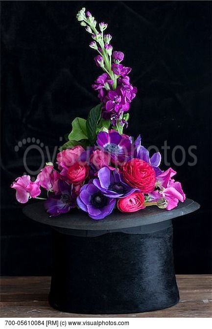 Mad Hatter Cake, Magician Hat, Anniversary Centerpieces, Colorful Flowers Arrangements, Floral Projects, Magic Party, Mad Hatter Party, Floral Centerpiece, Photography Images