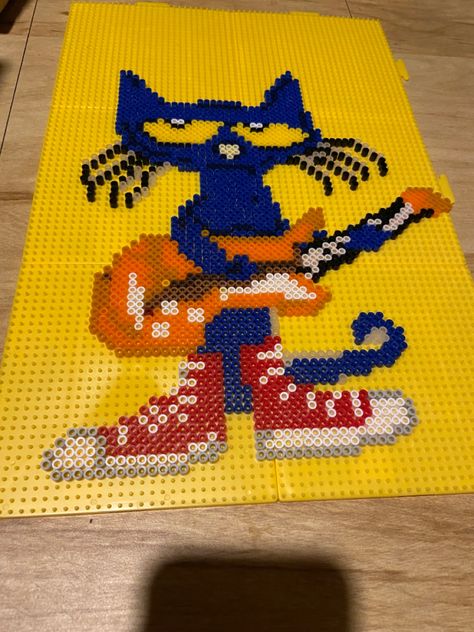 Perler beads. Pete The Cat Pixel Art, Pete The Cat Perler Beads, Couples Perler Beads, Cat Gang, Earrings Organizer, 3d Perler Bead, Easy Pixel Art, Pixel Art Templates, Pony Bead Patterns