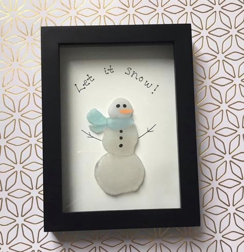 Sea Glass Penguin, Snowman Sea Glass Art, Sea Glass Nativity Scene, Halloween Sea Glass Art, Beach Glass Pictures, Sea Glass Snowman, Seaglass Snowman, Christmas Sea Glass Art, Seaglass Crafts