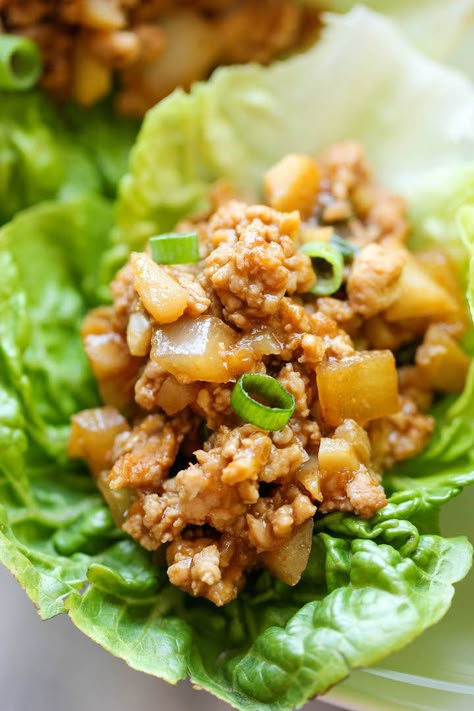 Fancy Valentines Dinner, Changs Chicken Lettuce Wraps, Valentines Dinner Ideas, Pf Changs Lettuce Wraps, Pf Changs Chicken Lettuce Wraps, Crispy Honey Chicken, Salat Wraps, Easy Lettuce Wraps, P F Chang