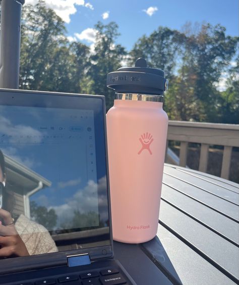 pink hydroflask, aesthetic, girly Hydro Flask Aesthetic Pink, Hydroflask Aesthetic, Summer Vision, Gift Wishlist, Vision Board Images, Bottle Ideas, Aesthetic Girly, Wishlist 2024, Cute Water Bottles