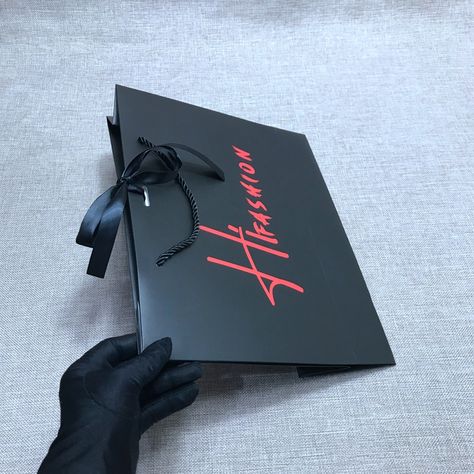 Custom Matt Black paper shopping bags with handle Shopping Packaging, Clothing Packaging, Hair Supplies, Packaging Gift, Printing Paper, Pink Marble, Black Paper, Logo Color, Shopping Bags