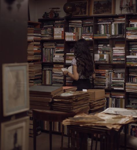 woman in black tank top sitting on brown wooden chair photo – Free Furniture Image on Unsplash Woman In Black, Free Furniture, Black Tank Top, Wooden Chair, Family Heirloom, Black Tank, Books, On Instagram, Instagram