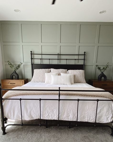 Black Rod Bed Frame, Bedroom Inspo Black Bedframe, Black King Bed Frame, Spare Room Decor, Black King Bed, Black Walls Bedroom, Bed Inspo, Black Metal Bed Frame, Black Metal Bed