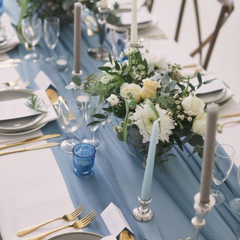 Teal And Grey Wedding, Dusky Blue Wedding, Blue Wedding Decor, Blue Table Settings, Wedding Candles Table, Harry Wedding, Wedding Plants, Wedding Runner, Wedding Table Setting