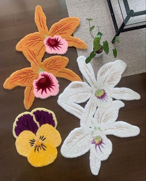 Mini Rug Tufting Ideas, Flower Rugs, Kylie Francis, Rug Inspiration, Cute House, Big Art, Create Something, Hippie Art, Rug Art