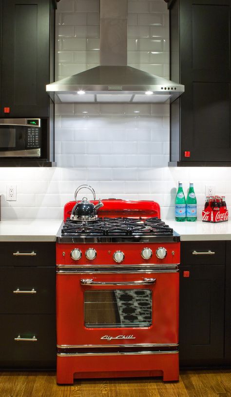 Colorful Kitchen Appliances: Are They for You? - Town & Country Living Kitchen With Red Appliances, Red Kitchen Appliances, Colorful Kitchen Appliances, Red Appliances, Retro Stove, Appliance Storage, Kitchen Appliance Storage, Cool Home Decor, Eclectic Kitchen