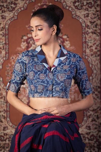 Highneckblouse Designs, Cotton Blouse Pattern, Kalamkari Blouse Designs, Latest Blouse Designs, Blouse Sari, Blouse With Collar, Long Blouse Designs, Kalamkari Blouse, Cotton Saree Blouse Designs