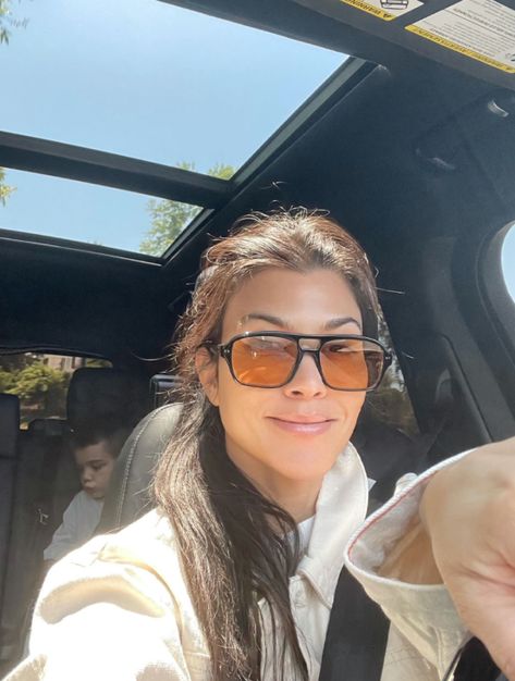 KOURTNEY Kardashian shared a post about “cravings” and gave fans a glimpse into her vegan diet amid pregnancy rumors. The KUWTK alum has faced countless rumors in recent weeks that she could be expecting a baby with her fiancé Travis Barker. And amid the baby speculation, Kourtney talked about her food cravings and her plant-based daily diet. […] Kourtney Kardashian Diet, Kourtney Kardashian Baby, Kourtney Kardashian Pregnant, Shanna Moakler, Expecting A Baby, Travis Barker, Tv Interview, Expecting Baby, Daily Diet