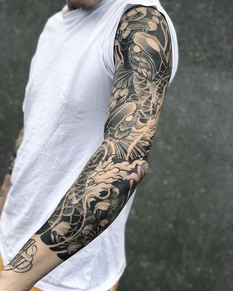 Yakuza Style Tattoo, Forearm Tattoos For Guys, Tattoo Japonais, Dragon Tattoo Arm, Koi Tattoo Sleeve, Bodysuit Tattoos, Japanese Tattoos For Men, Tattoo Japanese Style, Maori Tattoos