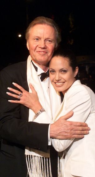 Angelina Jolie with her father Jon Voight Angelina Jolie Wedding, Angelina Jolie Daughter Shiloh, Jon Voight Angelina Jolie, Angelina Jolie And Her Mom, Angelina Jolie Brother, Angelina Jolie Charity, John Voight, Jon Voight, Angelina Jolie Photos