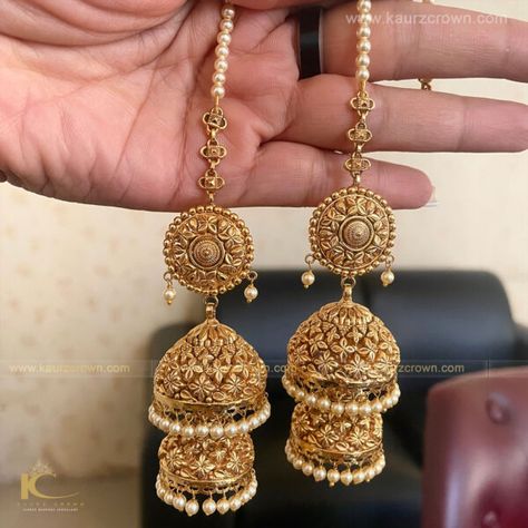 Luxury Gold Jhumkas, Earings Design Gold Indian Jhumka, Luxury Gold Elegant Jhumkas, Jumka Design Gold, Traditional Gold Jhumkas For Wedding, Gold Jhumki Indian Jewelry, Traditional Jeweled Gold Jhumkas, Jhumki Designs Gold, Gold Jhumka Earrings Bridal