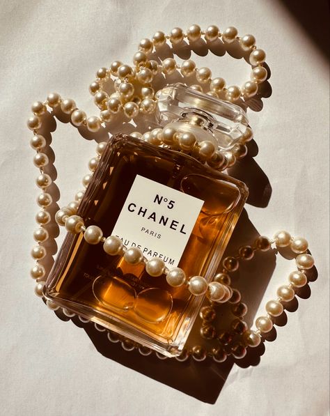 Chanel No 5 Aesthetic, 5 Aesthetic, Chanel No5, Chanel No 5, Song Lyric, Fashion Woman, No 5, Chanel, Songs