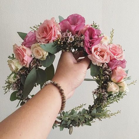 Flower Crown Bar, Bohemian Flower Crown, Silk Flower Crown, Hair Color Idea, Flower Crown Bride, Baby Flower Crown, Crown Aesthetic, Pink Flower Crown, Boho Flower Crown