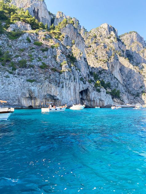 Italy Asthetic Wallpers, Blue Italy Aesthetic, Pretty Vacations, Capri Italy Aesthetic, Capri Aesthetic, July Aesthetic, Italy Capri, Italian Beach, Bedroom Decor Posters