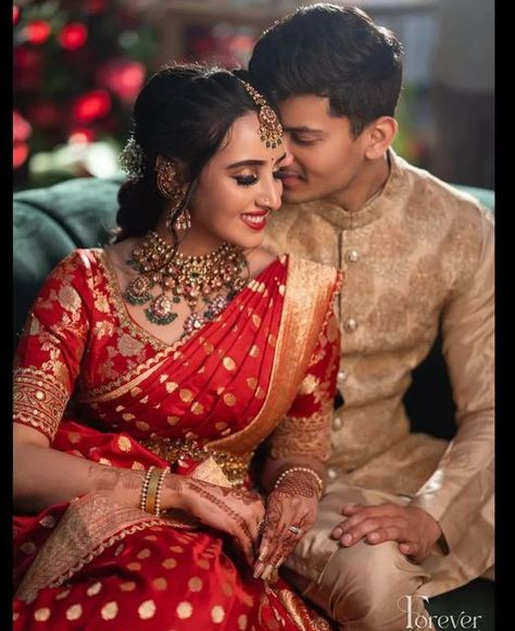 Couple Wedding Dress Indian Hindu, Multi Billionaire, Christian Wedding Dress, Wedding Matching Outfits, Wedding Photography India, Indian Wedding Poses, Traditional Hairstyle, Couple Wedding Dress, Marriage Couple