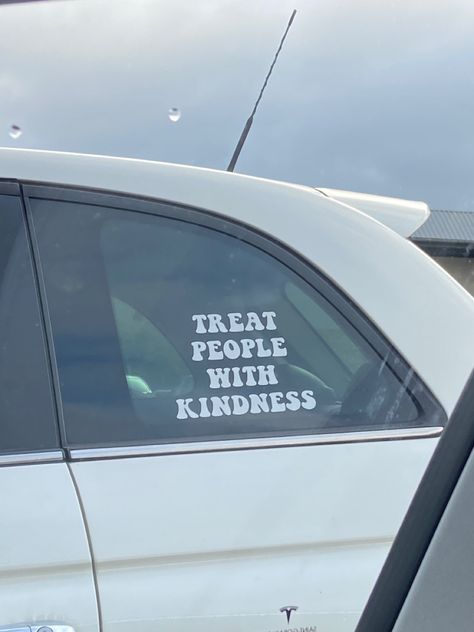 Car with sticker harry styles “treat people with kindness” Harry Styles Car Sticker, Car Interior Stickers, Harry Styles Car Decor, Car Mirror Sticker, Harry Core, Car Deco, Car Essentials, Cute Animals Puppies, Cute Car Accessories