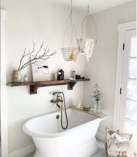 15 Gorgeous Bathroom Floating Shelves Ideas Bathroom Shelving Ideas, Creative Bathroom Storage Ideas, Clever Bathroom Storage, Standing Tub, Farmhouse Bathroom Design, Bathroom Shelving, Freestanding Mirrors, Farmhouse Shower, Small Space Bathroom