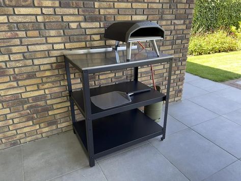 Grillskär Ikea Outdoor Kitchen, Ooni Pizza Oven Outdoor Setup, Ooni Table Ideas, Ooni Setup, Ooni Pizza Oven Table Diy, Ooni Table, Outdoor Pizza Oven Area, Outdoor Pizza Oven Table, Pizza Area