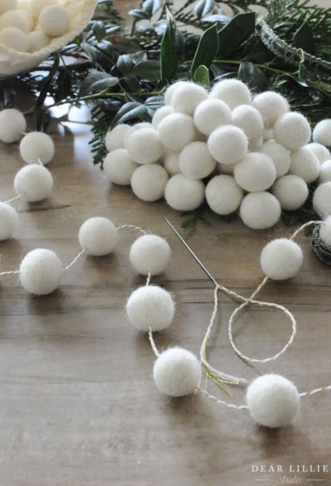 Wool Felt Garland Diy, Diy Pom Pom Garland, Diy Felt Garland, Christmas Pom Pom, Diy Christmas Garland, Dear Lillie, Fiber Crafts, Diy Pom Pom, How To Make A Pom Pom