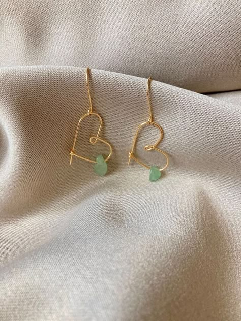 How To Make Heart Earrings, Fancy Handmade Jewelry, Handmade Stone Earrings, Wire Wrapped Stud Earrings, Simple Cute Earrings, Wire Earring Designs, How To Bend Wire For Jewelry, Minimalist Wire Jewelry, Wired Earrings Diy