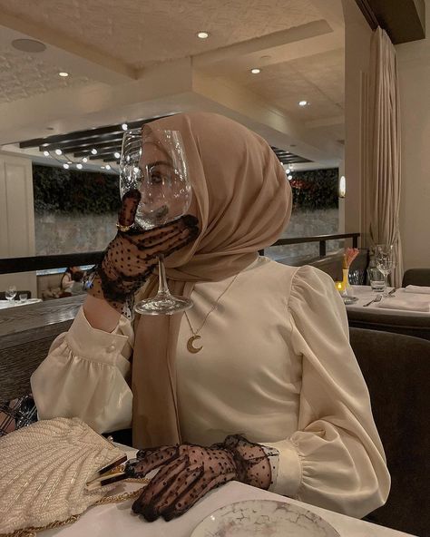 The Moon Aesthetic, Aesthetic Outfits Hijab, Outfit Muslim, Hijabi Outfit, Outfits Hijab, Classy Outfits For Women, Moon Aesthetic, Hijabi Aesthetic, Muslimah Aesthetic