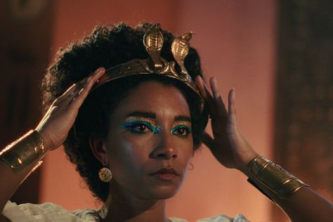 بيوت ملكية, Queen Cleopatra, Netflix Dramas, Black Actresses, Netflix Documentaries, Egyptian Queen, Black Actors, Jada Pinkett Smith, Egyptian History