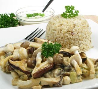 Mushroom Stroganoff, Free Meal, Meal Deal, Christmas Cooking, Mushroom Recipes, Meat Free, Food Truck, Family Dinner, Dinner Party