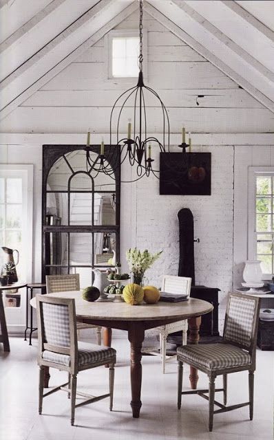 Chic countryside part II Hamptons Cottage, Unique Farmhouse, Vogue Living, Hamptons Style, Farmhouse Interior, Farmhouse Dining Room, Farmhouse Dining, Cottage Decor, Beautiful Homes