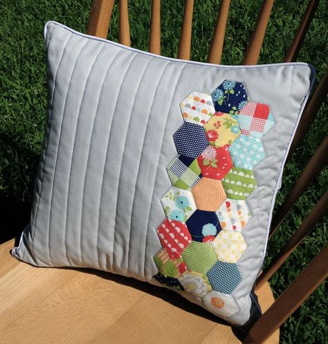 Thursday Threads Link Party 7/18 Modern Hexies, Hexagon Pillow, Hexagon Patchwork, Hexie Quilt, English Paper Piecing Quilts, Patchwork Cushion, Patchwork Pillow, Hexagon Quilt, Sewing Pillows