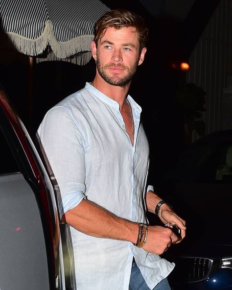 Chris Hemsworth Body, Kiara Lion King, Snowwhite And The Huntsman, Hemsworth Brothers, Chris Hemsworth Thor, Liam Hemsworth, Man Thing Marvel, Shah Rukh Khan, Smash Book