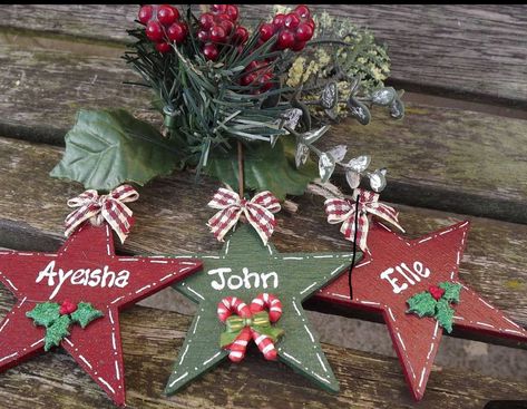 Star For Christmas Tree, Wine Glass Christmas Crafts, Star For Christmas, Star Crafts, Wooden Xmas Trees, Handpainted Christmas Ornaments, Holly Decorations, Ideas Navideñas, Star Ornaments