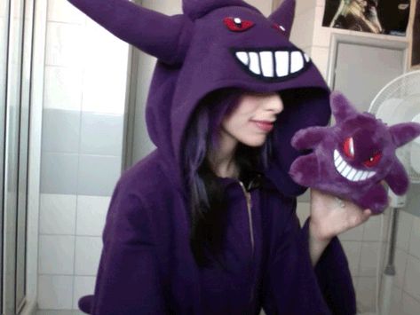 "gengar used lick" #gif Gengar Cosplay, Gengar Aesthetic, Gengar Hoodie, Gengar Pokemon, Team Instinct, Pocket Monsters, Aesthetic Girl, Dream Closet, Pikachu