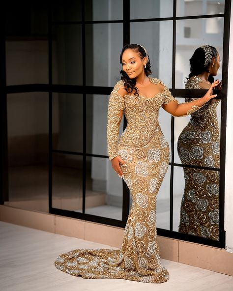 S A N D R A ___________________ 𝑷𝒓𝒆𝒔𝒕𝒊𝒈𝒊𝒐𝒖𝒔…. Silver and Gold never go wrong 🫡. She ate and left no crumbs baby. This is what i always mean when i say to my clients that “a sendoff dress needs to be more of a red carpet dress✨” #whereluxurymeetscouture Event: Sendoff • ◾️TEAM: Bride to be @sandygc93 Bride’s Dress gorgeously tailored by us @delightful_wedding @victoria_stylish MUA and hair @lush___makeup Accessories @coco_wedding_accessories Photographer @kenlaw_photography Brown ne... Sendoff Dresses Brides, Gold Brocade Wedding Dress, Gold Pregnancy Dress, Luxury Gold Embroidered Wedding Dress, Luxury Gold Brocade Gown, Luxury Gold Brocade Dress, African Print Dress Designs, African Print Dress, Red Carpet Dresses