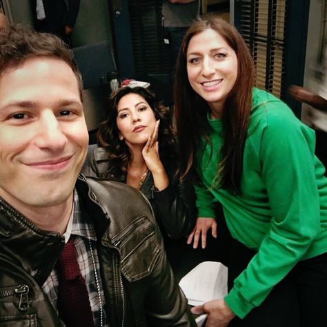 Brooklyn 99 Cast, The Lonely Island, Chelsea Peretti, Brooklyn Nine Nine Funny, Gina Linetti, Lonely Island, Rosa Diaz, Brooklyn 9 9, Stephanie Beatriz