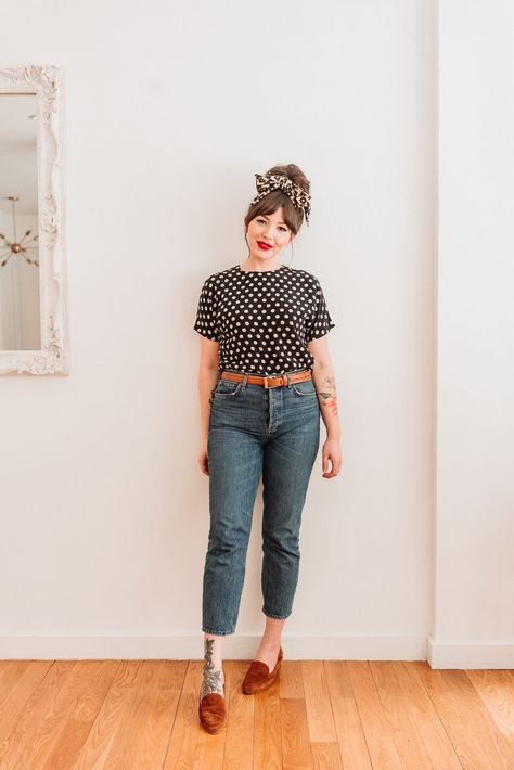 Plus Size Fashion Spring Ideas, Funky Artsy Outfits, Mid Size Fashion Edgy, Grown Up Emo Style, Summer Artsy Outfits, 70s Academia, Thrift Style, Gingham Midi Dress, Keiko Lynn