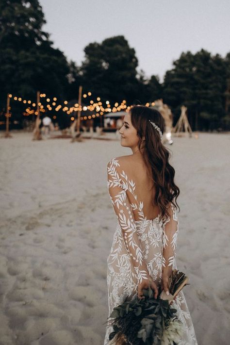 Beachy Wedding Dress, Boho Beach Wedding Dress, Small Beach Weddings, Cute Cowgirl, Cute Cowgirl Outfits, Dream Beach Wedding, Beachy Wedding, Wedding Dress Boho, Boho Beach Wedding