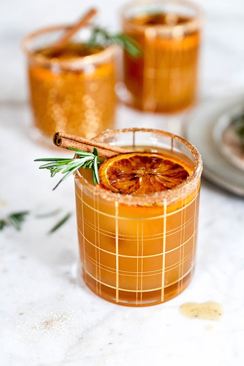 Amaretto Cocktails, Apple Cider Bourbon, Floating Kitchen, Apple Cider Cocktail, Fall Cocktails Recipes, Cider Cocktails, Seasonal Cocktail, Bourbon Cocktails, Fancy Drinks