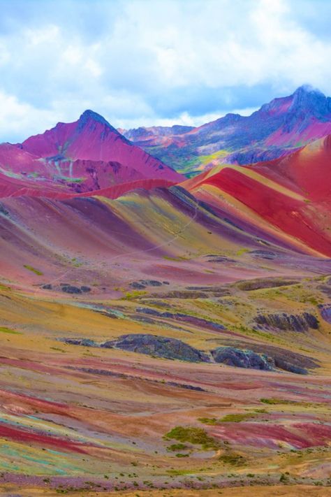 The spectacular and vibrant Rainbow Mountain in Peru, or Vinicunca, is conveniently located near another of the country’s top attractions, Machu Picchu. Its colours are the result of layers of mineral deposits. There are some places that are so brilliantly colourful that they can sometimes look like they’ve been photoshopped. Explore 22 of the most colourful places around the world. Rainbow Mountains Peru, Rainbow Mountains, Colorful Mountains, Rainbow Mountain, Colorful Places, Inca Trails, Cheap Flight, Cheap Flight Tickets, Fairy Queen