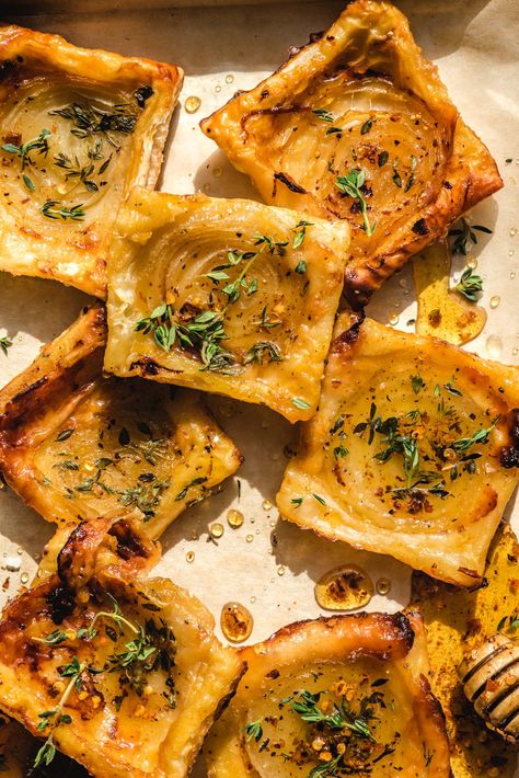 Puff Pastry Appetizers, Pastry Appetizer, Onion Tart, Cheese Puff Pastry, Puff Pastry Tart, Cheese Tarts, Pastry Tart, Savory Tart, Savory Appetizer