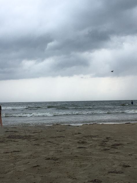 Rainy Beach Day Aesthetic, Beach Cloudy Day, Beach Rain Aesthetic, Rainy Beach Aesthetic, Rainy Ocean, Rainy Day Beach, Rainy Beach Day, Senior Picture Ideas Beach, 2024 Memories