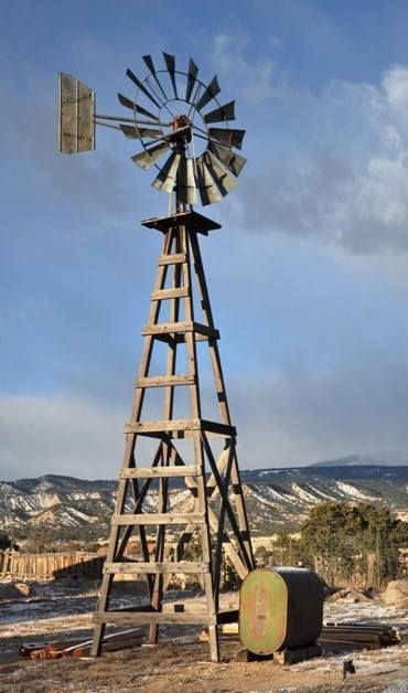 Windmill Water Pump, Windmill Pictures, Windmill Drawing, Sisters Room, Tilting At Windmills, Country Pictures, Farm Windmill, Salida Colorado, Windmill Art