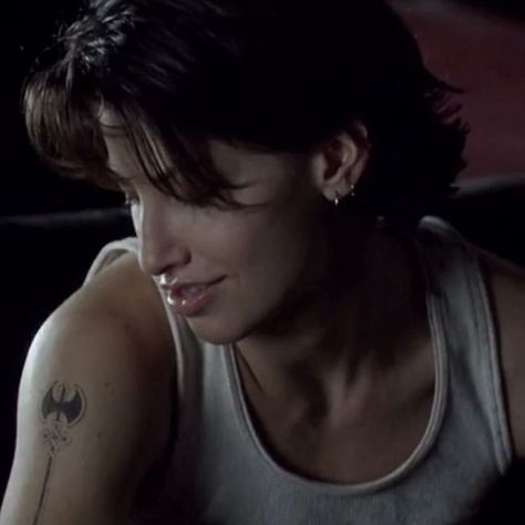 Bound 1996, Masc Lesbian, Masc Women, Gina Gershon, Girl Haircuts, Aesthetic People, Star Wars Rebels, Face Claims, Cut And Style