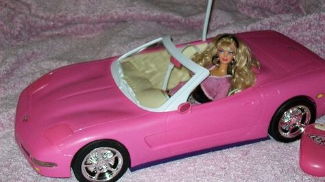 1990s Barbie Convertible. Awe omgosh i had the same one when i was little. Good times ♡ 00s Barbie Dolls, Barbie 1990 Dolls, 1990s Barbie Dolls, Barbie Cars, Barbie Convertible, 90s Dolls, 1990s Barbie, Barbie Books 2000s, Barbie’s From The 90s