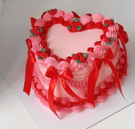 Heart Birthday Cake Ideas, Strawberry Heart Cake, Valentines Cakes And Cupcakes, Heart Cake Design, Heart Birthday Cake, Twin Birthday Cakes, Birthday Sweets, Heart Birthday, Heart Cakes